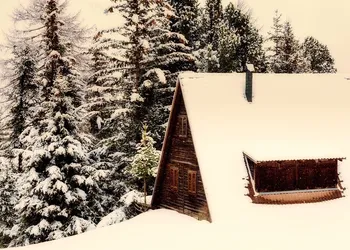 7 Homes For Sale in the Most Secluded Parts of the World