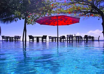 7 Stunning Hotels in the Desert