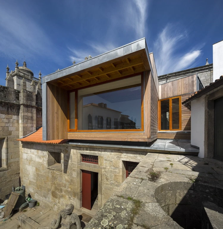 Refurbishment of Cabido Facilities / Carlos Castanheira & Clara Bastai 1