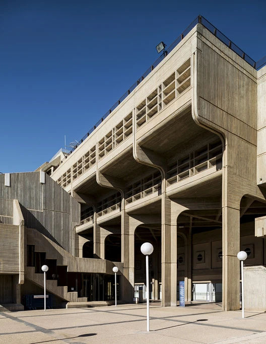 Humanities and Social Sciences Building Ben-Gurion University of Negev - Rafi Reifer, Amnon Niv and Natan Magen (1968-1971). Image © Stefano Perego
